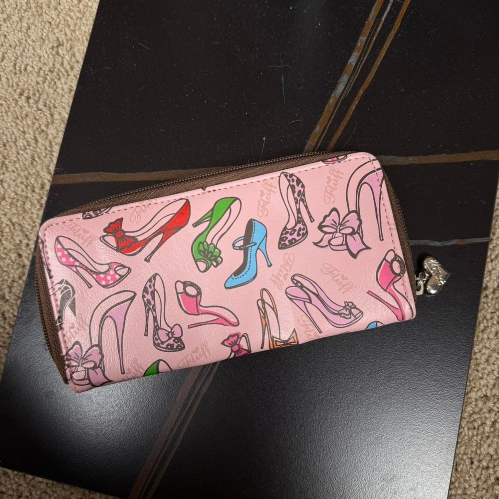Fluff Pink High Heel Shoe Print Zip Around Wallet Heart Charm Glamour Multi